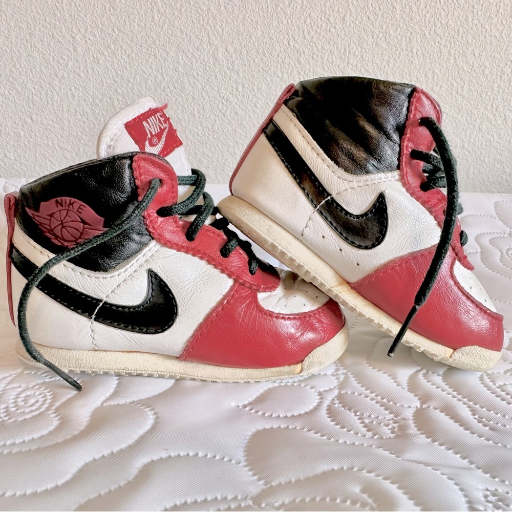 Vintage 1985 Nike Air Jordan 1 High Original Chicago White Red